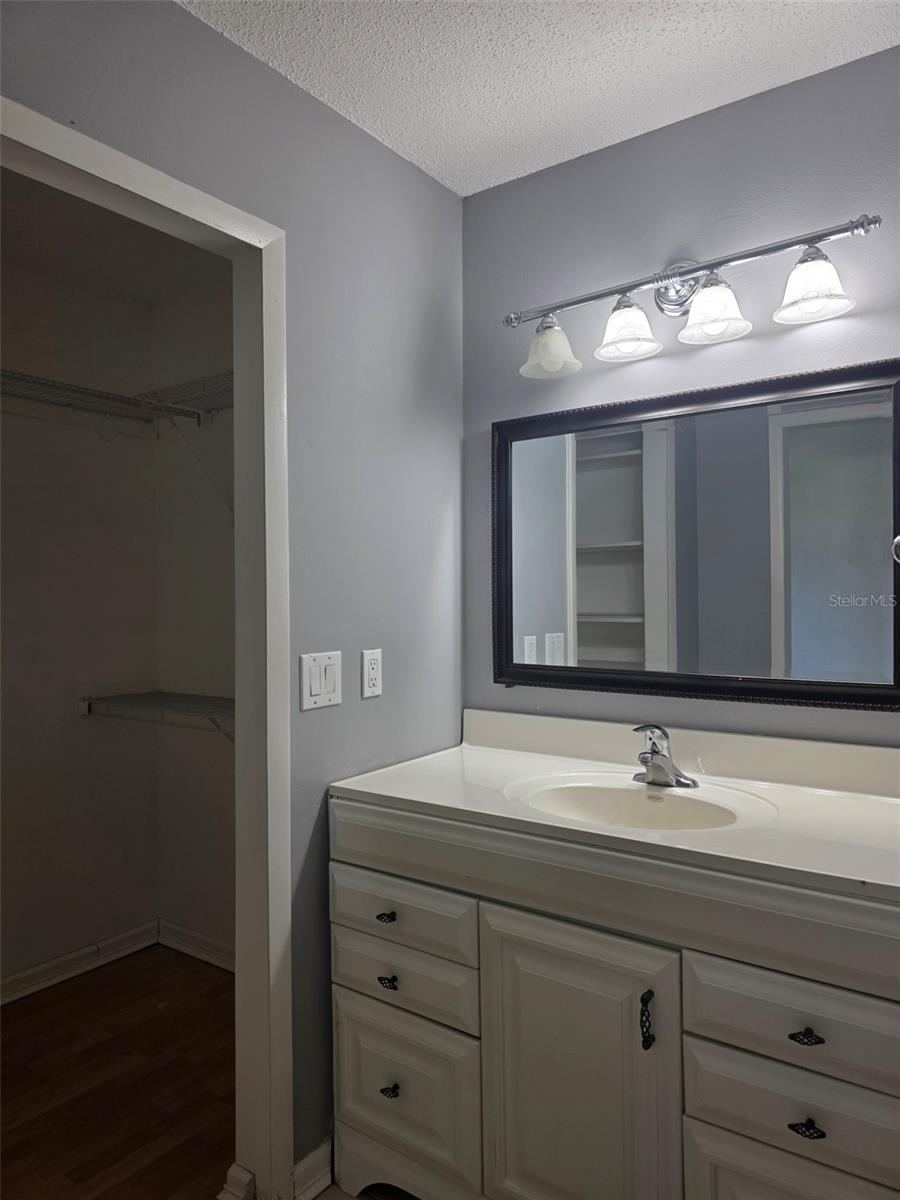 Photo 10 of 20: Master bathroom