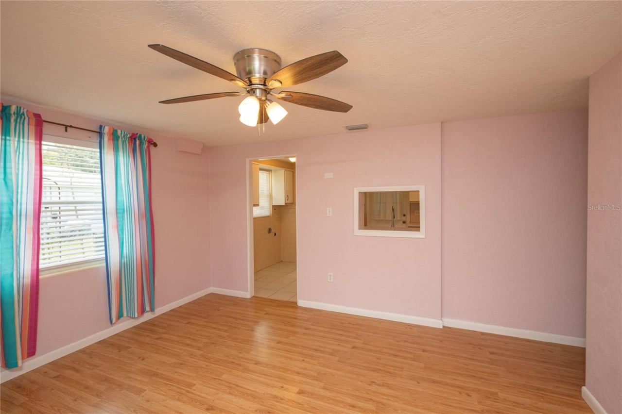 Photo 6 of 20: FAMILY ROOM, PASSTHRU TO KITCHEN