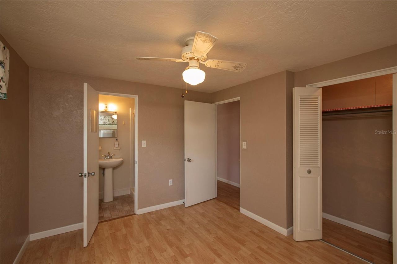Photo 14 of 20: MASTER BEDROOM, DOOR TO MASTER BATH