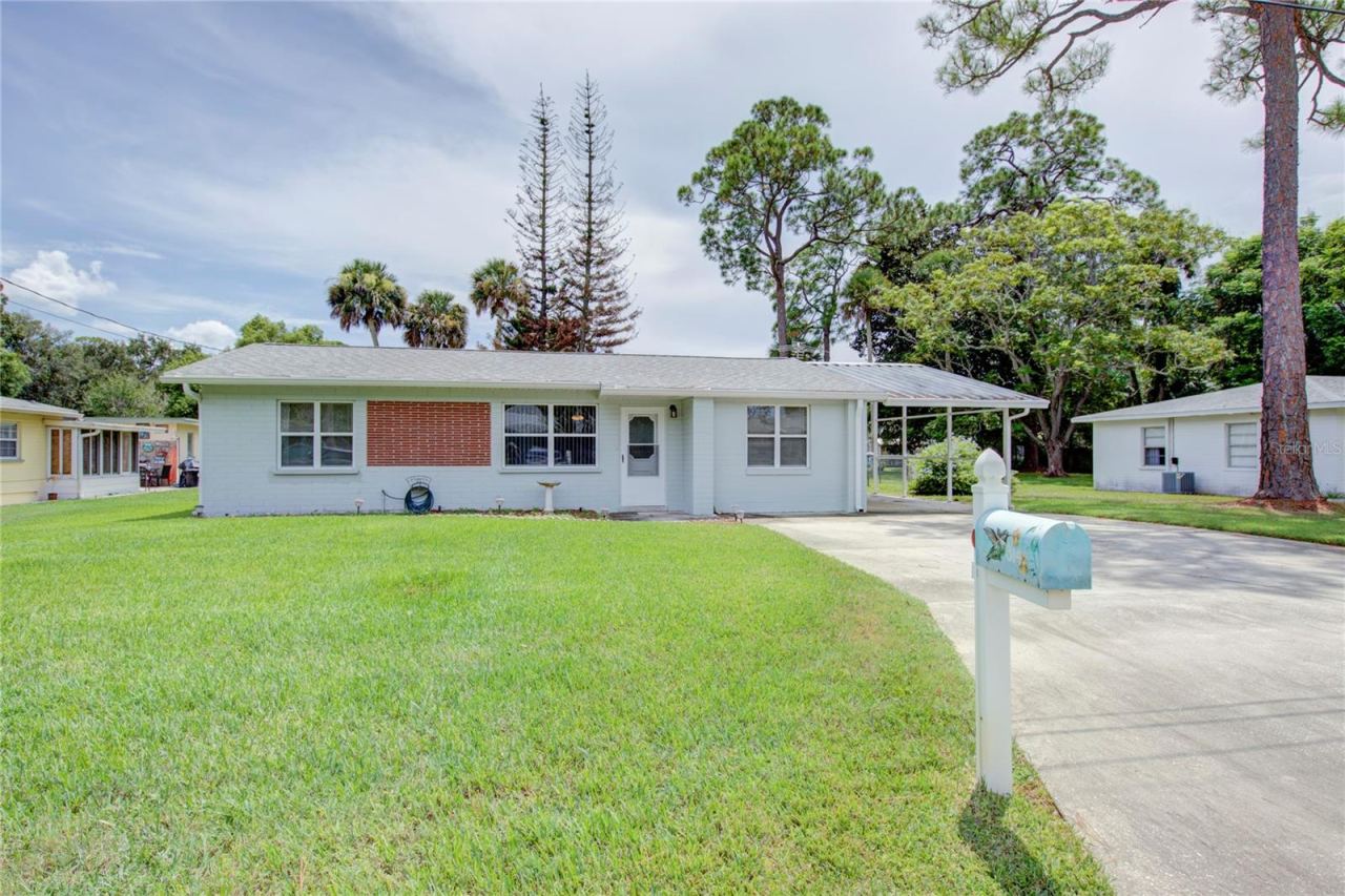 Photo 1 of 20: CEMENT BLOCK HOME IN GREAT NEIGHBORHOOD