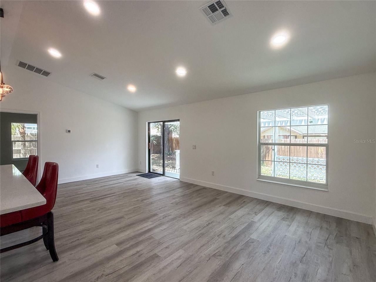 Photo 3 of 20: ENTRY / LIVING ROOM
