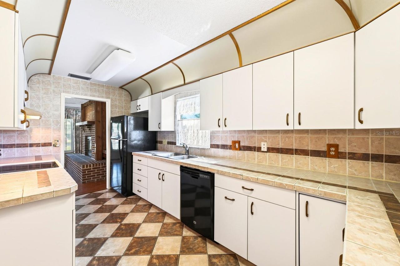 Photo 7 of 20: Kitchen.