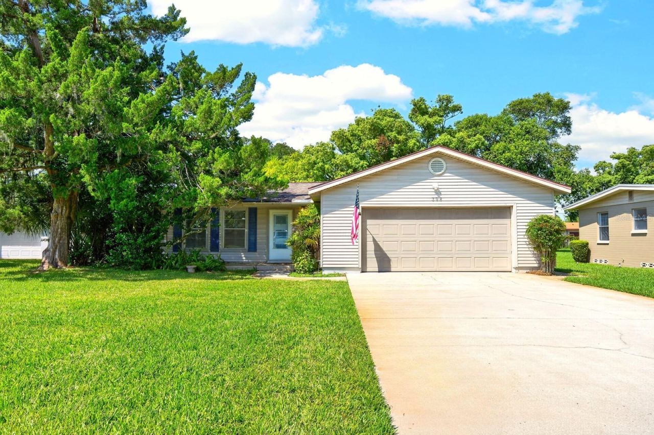 Photo 1 of 20: Welcome to Dubberly Ranch Estates, where this ONE OWNER, single-story home offers a spacious .26 ACRE LOT, NO HOA and a fantastic location just 10 minutes from the beach!