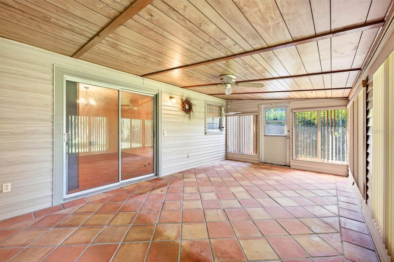Photo 15 of 20: Enclosed florida room/sun porch.
