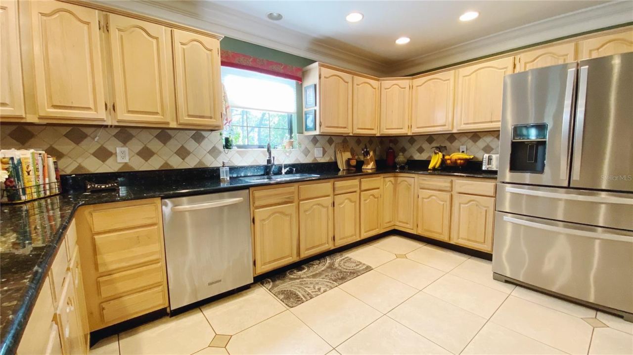 Photo 18 of 20: Kitchen