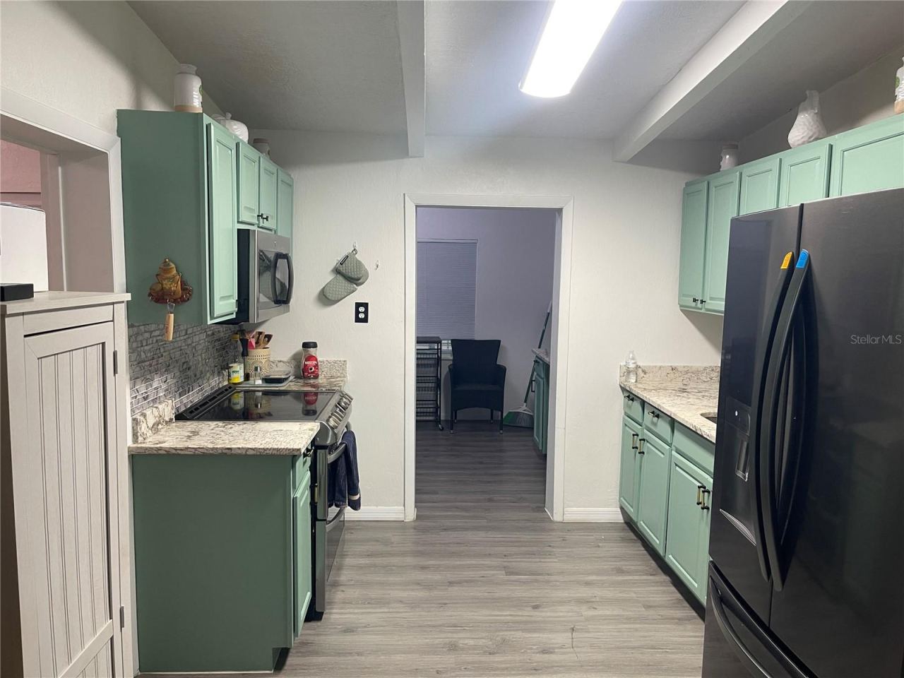 Photo 6 of 20: Kitchen/Living Room