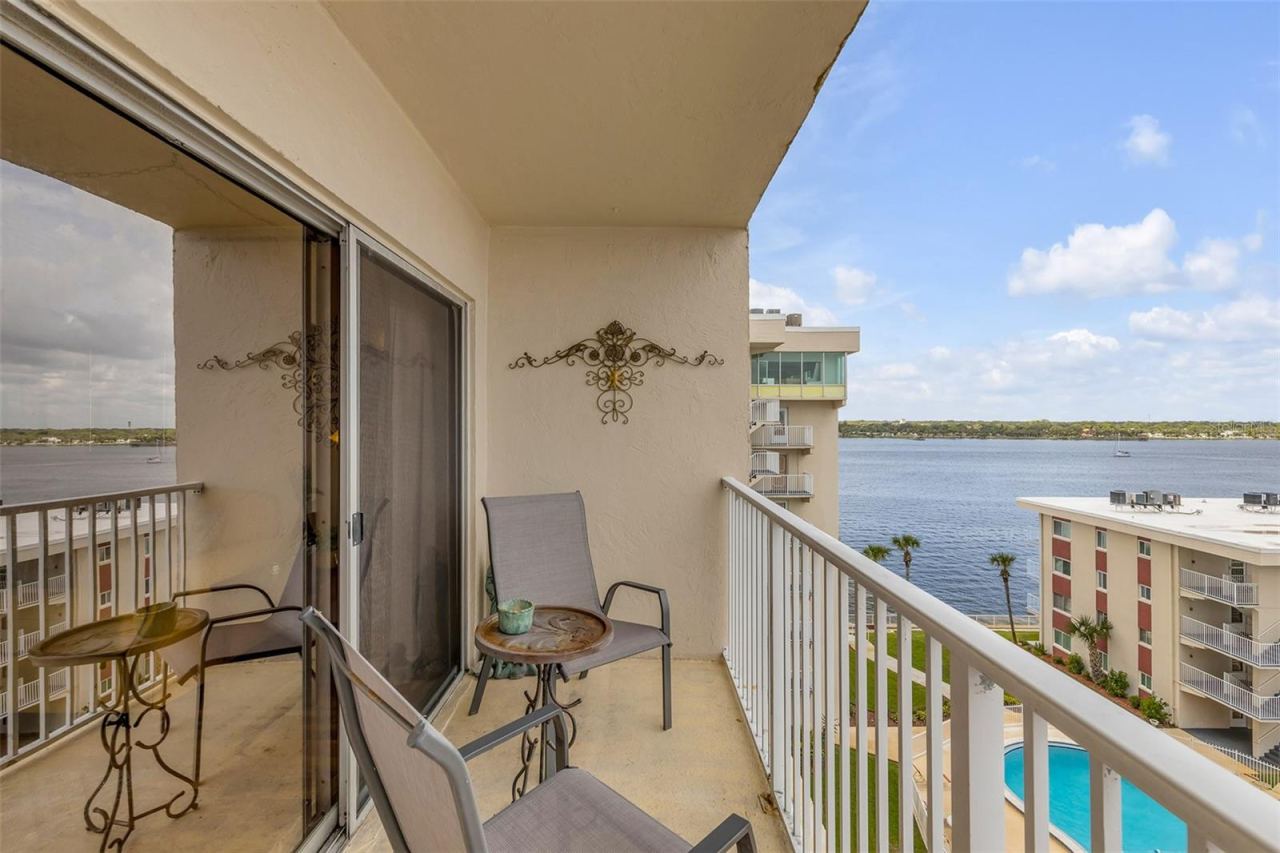 Photo 9 of 20: Balcony.4