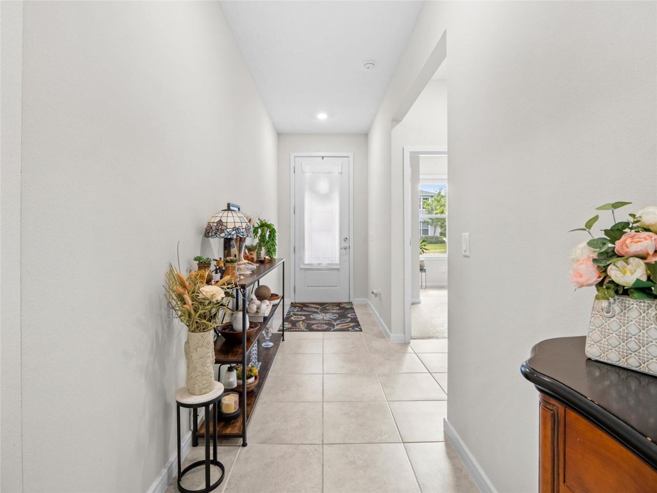 Photo 6 of 20: Bright Entryway