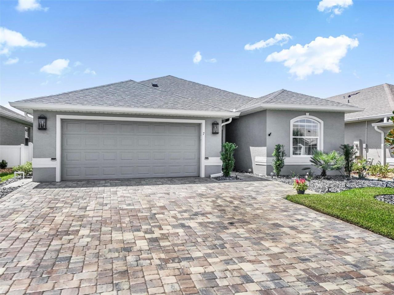 Photo 1 of 20: Extra Wide driveway