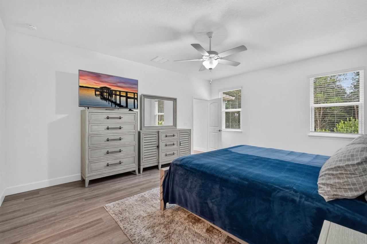 Photo 20 of 20: primary bedroom (king size bed pictured)