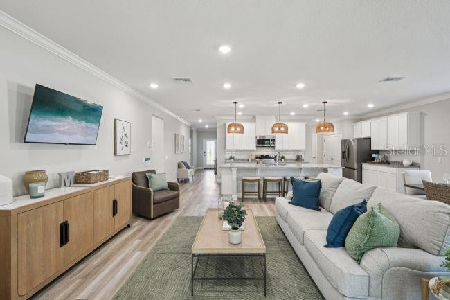 Photo 15 of 20: Model home - actual features may vary.