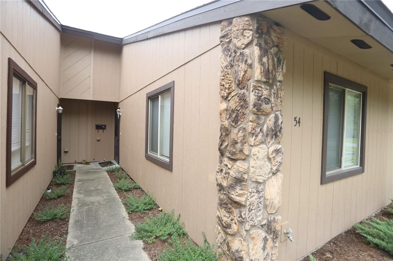 Photo 16 of 20: Walkway to front door