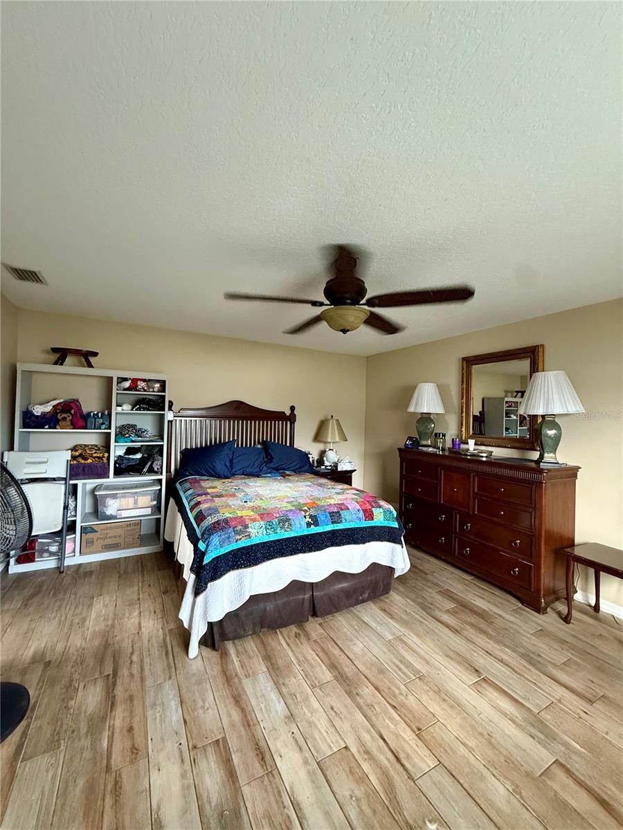 Photo 16 of 20