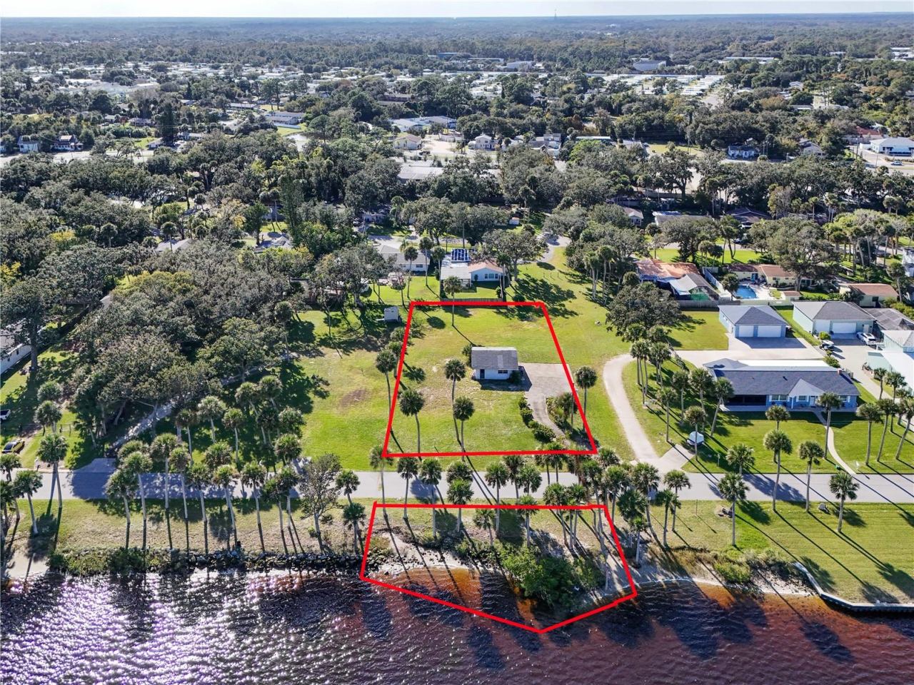 Photo 5 of 10: 0.46 acre waterfront lot