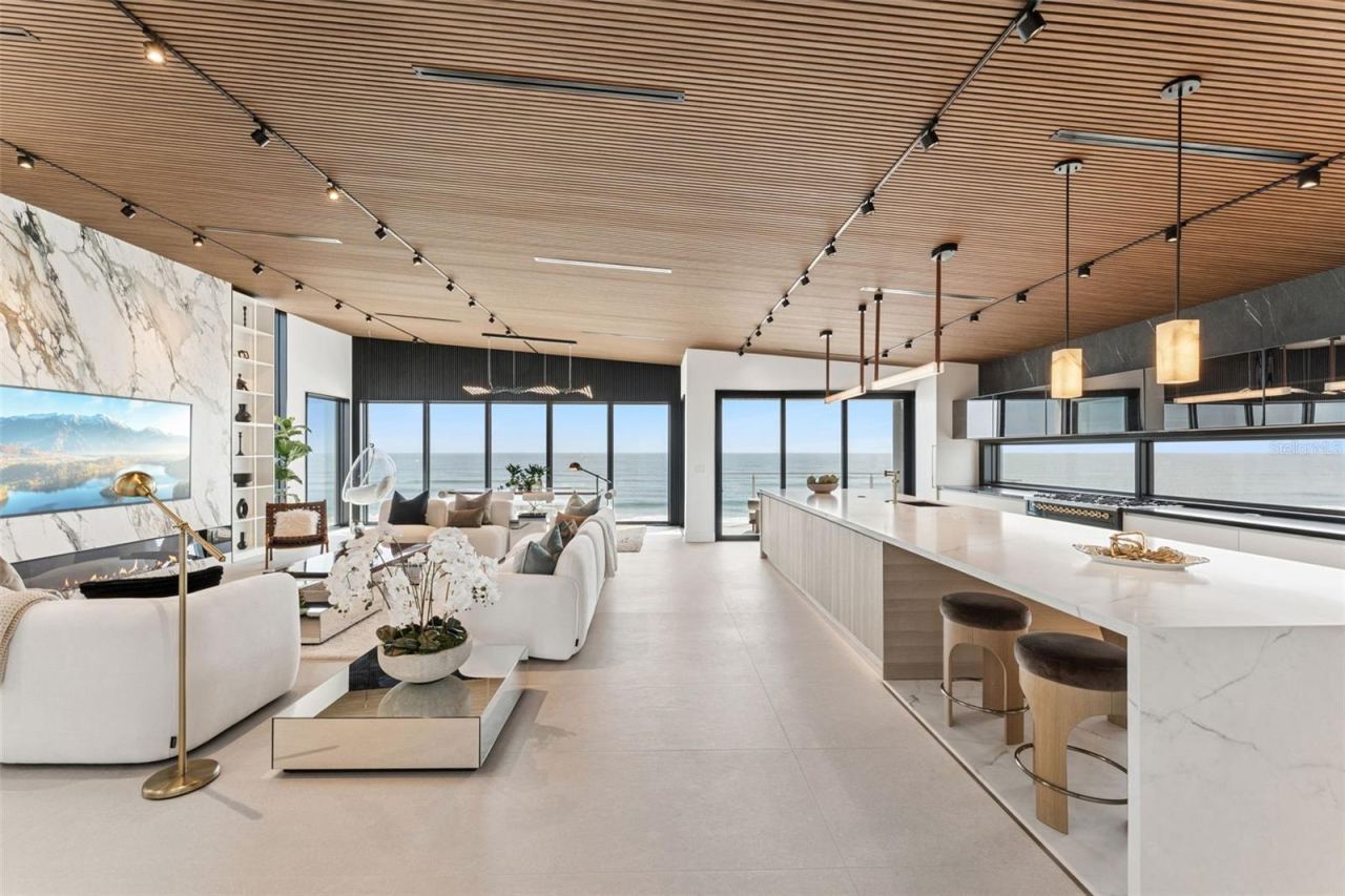 Photo 5 of 20: 3rd floor living and entertaining space with sweeping Ocean views.