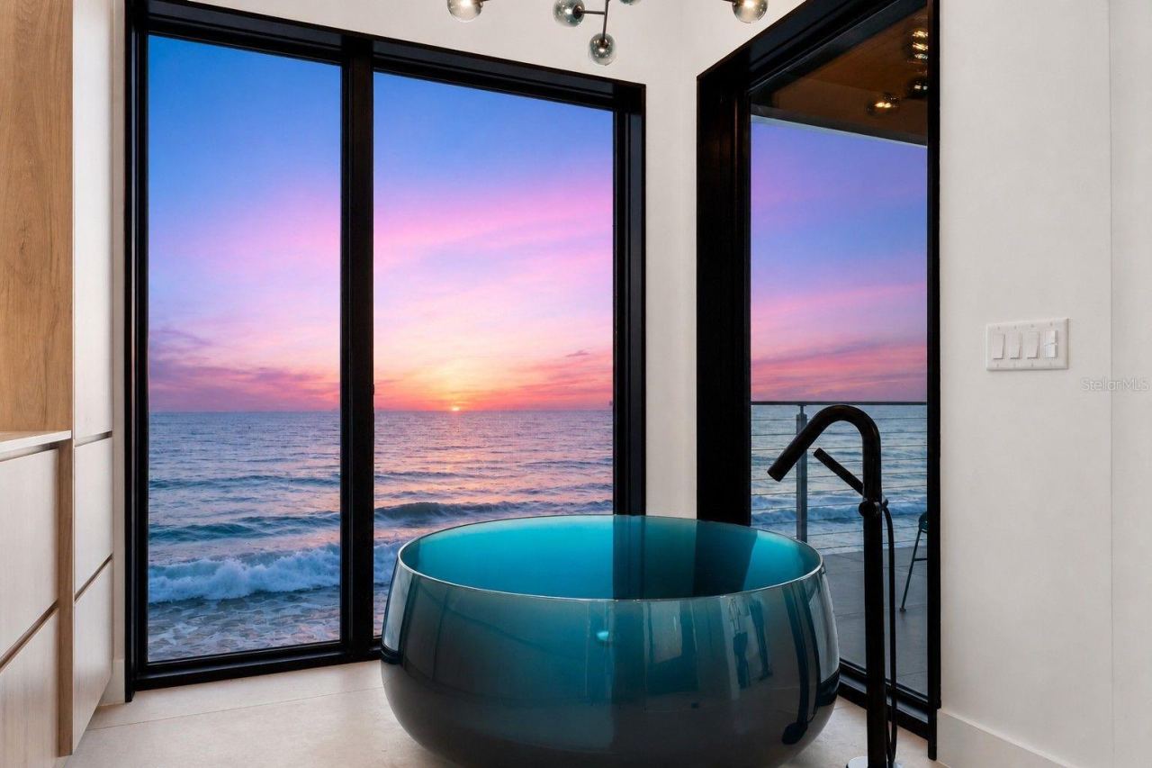 Photo 9 of 20: Retreat to your own private spa bath with this view.