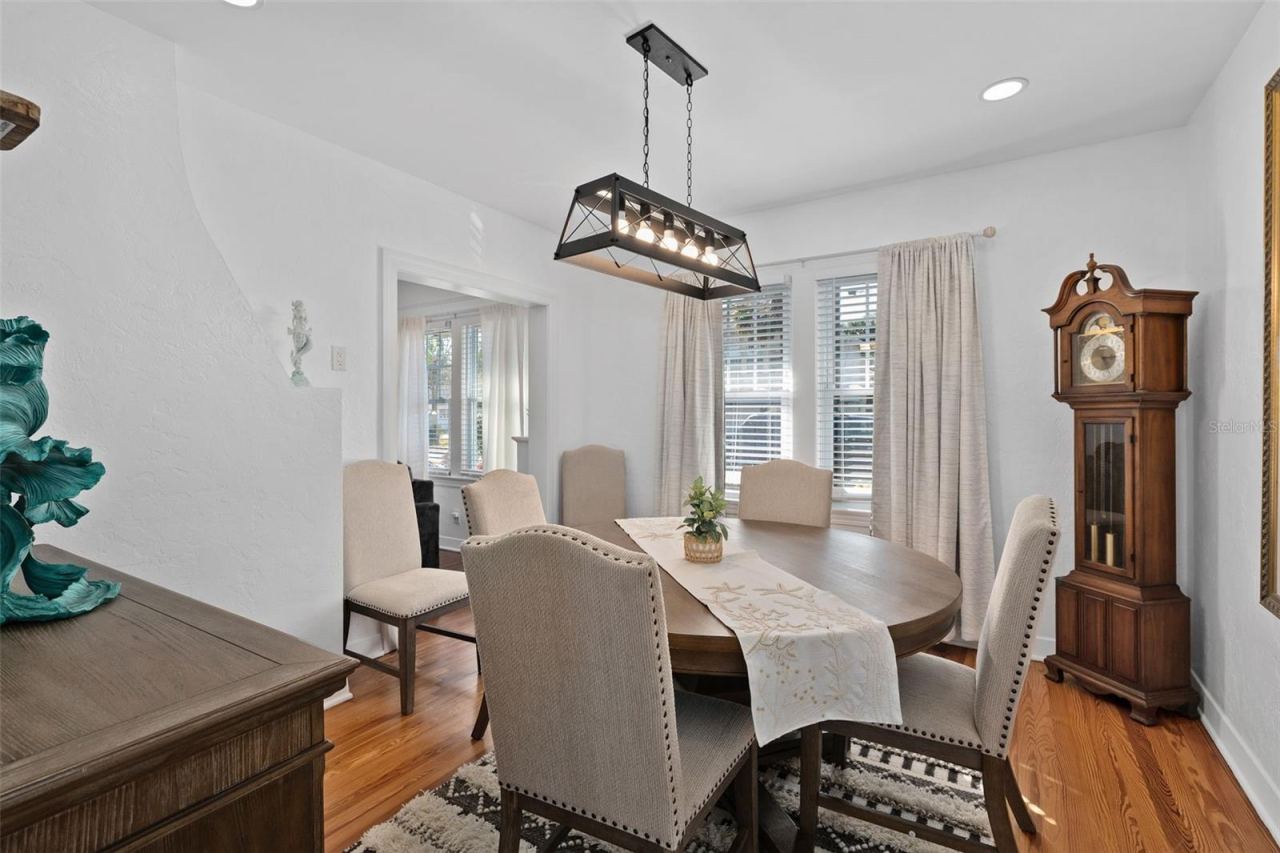 Photo 12 of 20: Dining Room