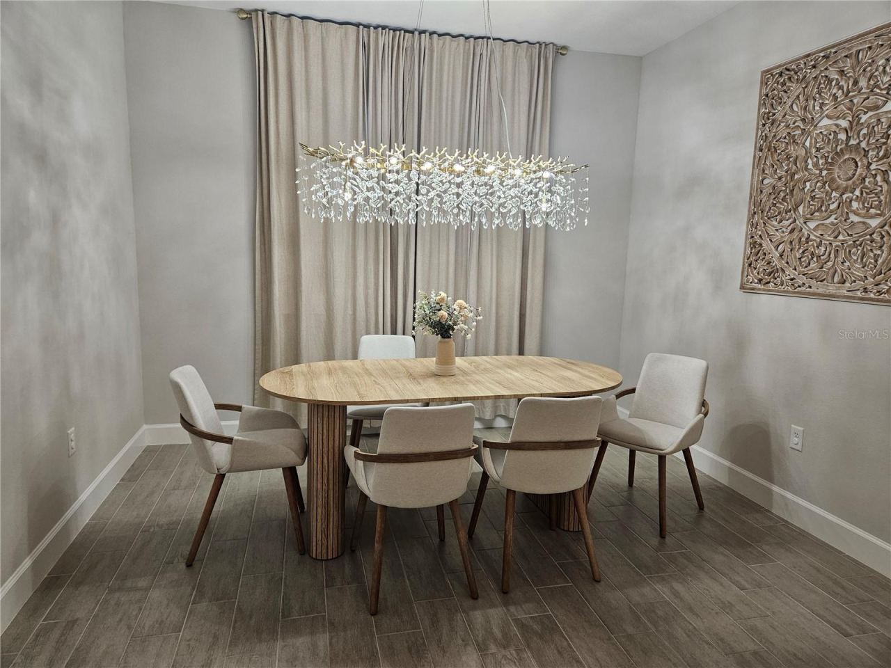 Photo 15 of 20: Dining Room
