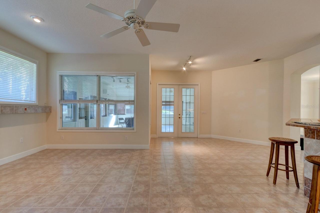 Photo 16 of 20: Facing Enclosed Back Patio