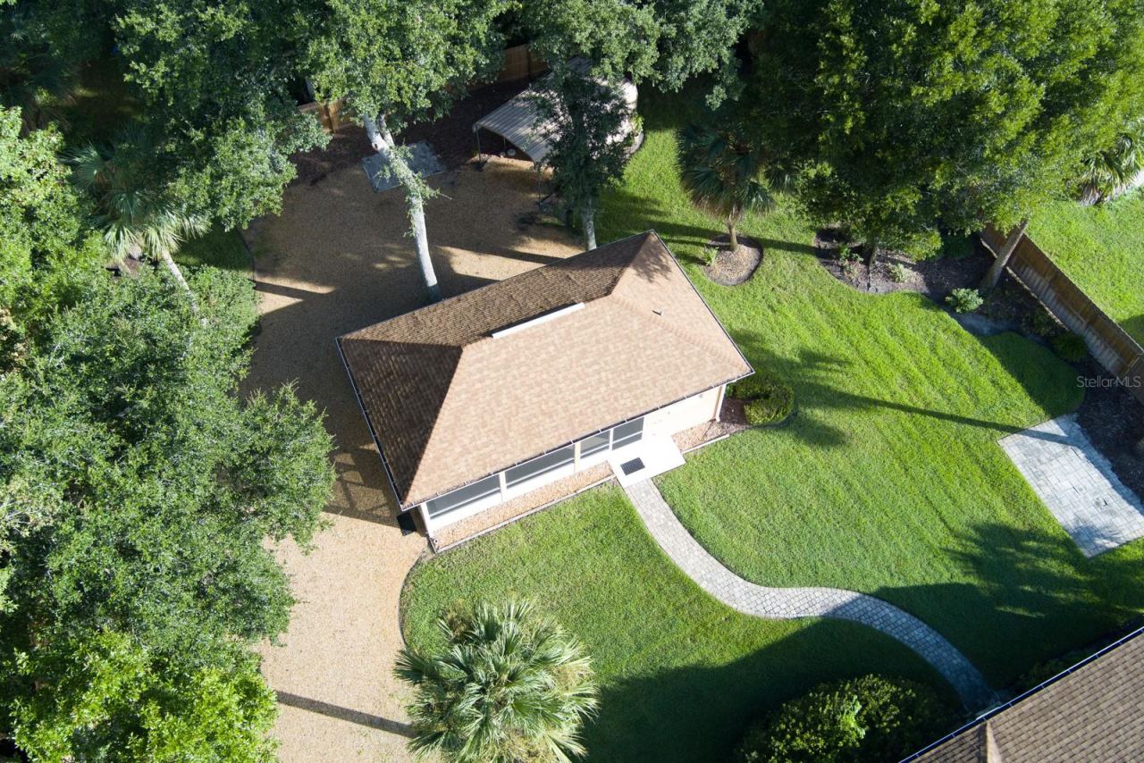Photo 3 of 20: Aerial Screened Building