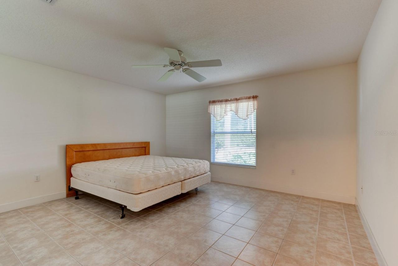 Photo 7 of 20: Bedroom 2-1