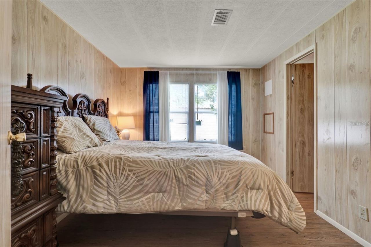 Photo 14 of 20: Guest Bedroom