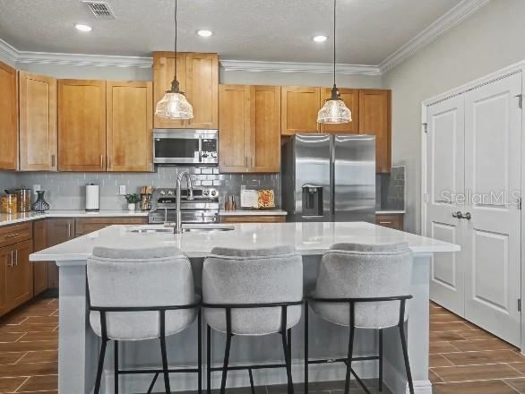 Photo 4 of 20: Model home - actual features may vary.