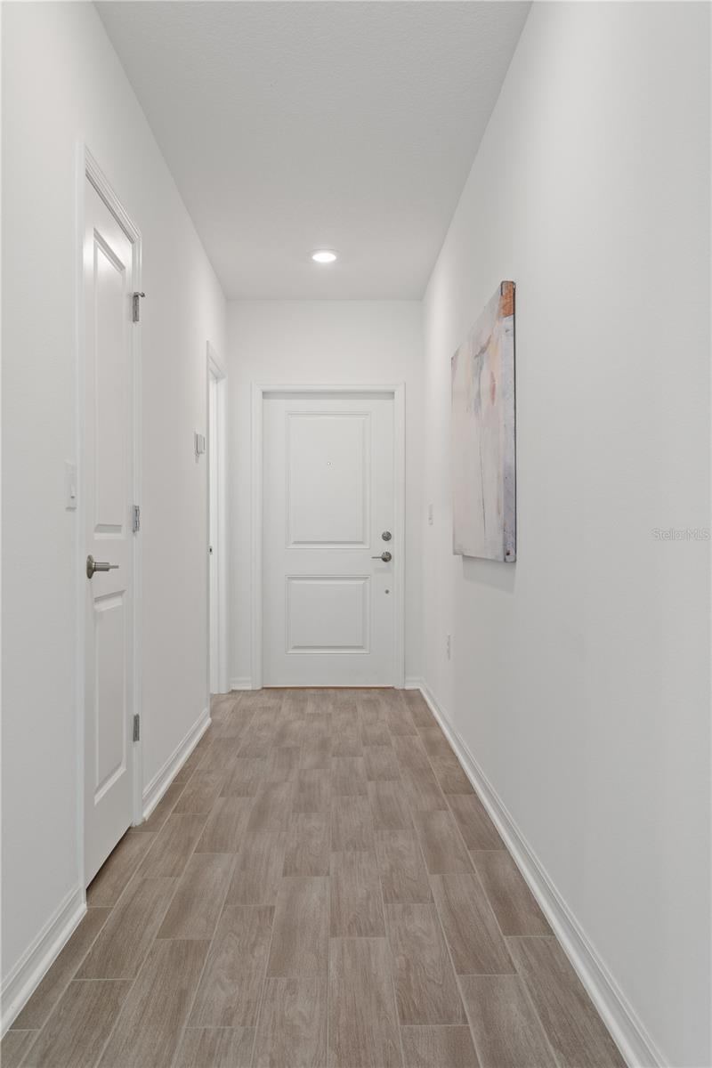 Photo 3 of 20: Foyer