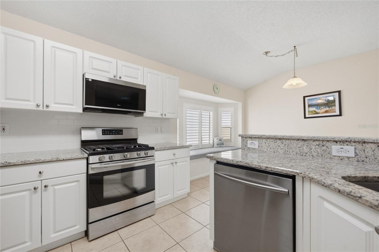 Photo 10 of 20: Stainless steel appliances