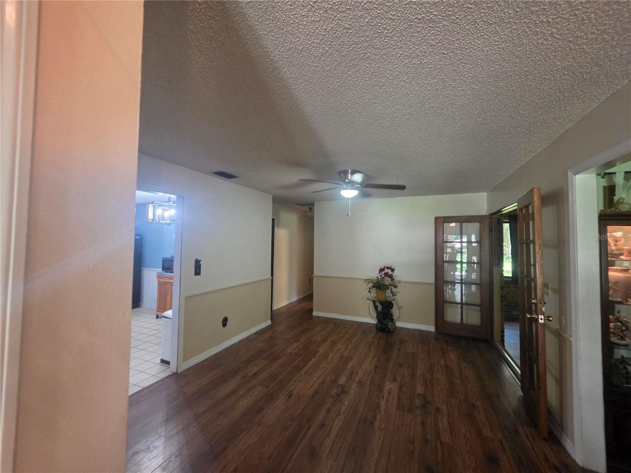 Photo 14 of 20: Dining room off the Foyer