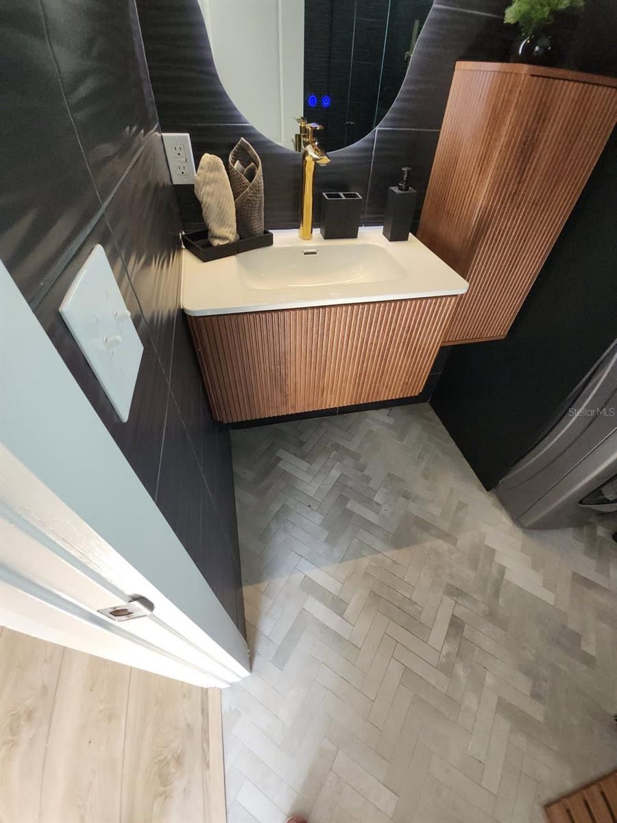Photo 16 of 20