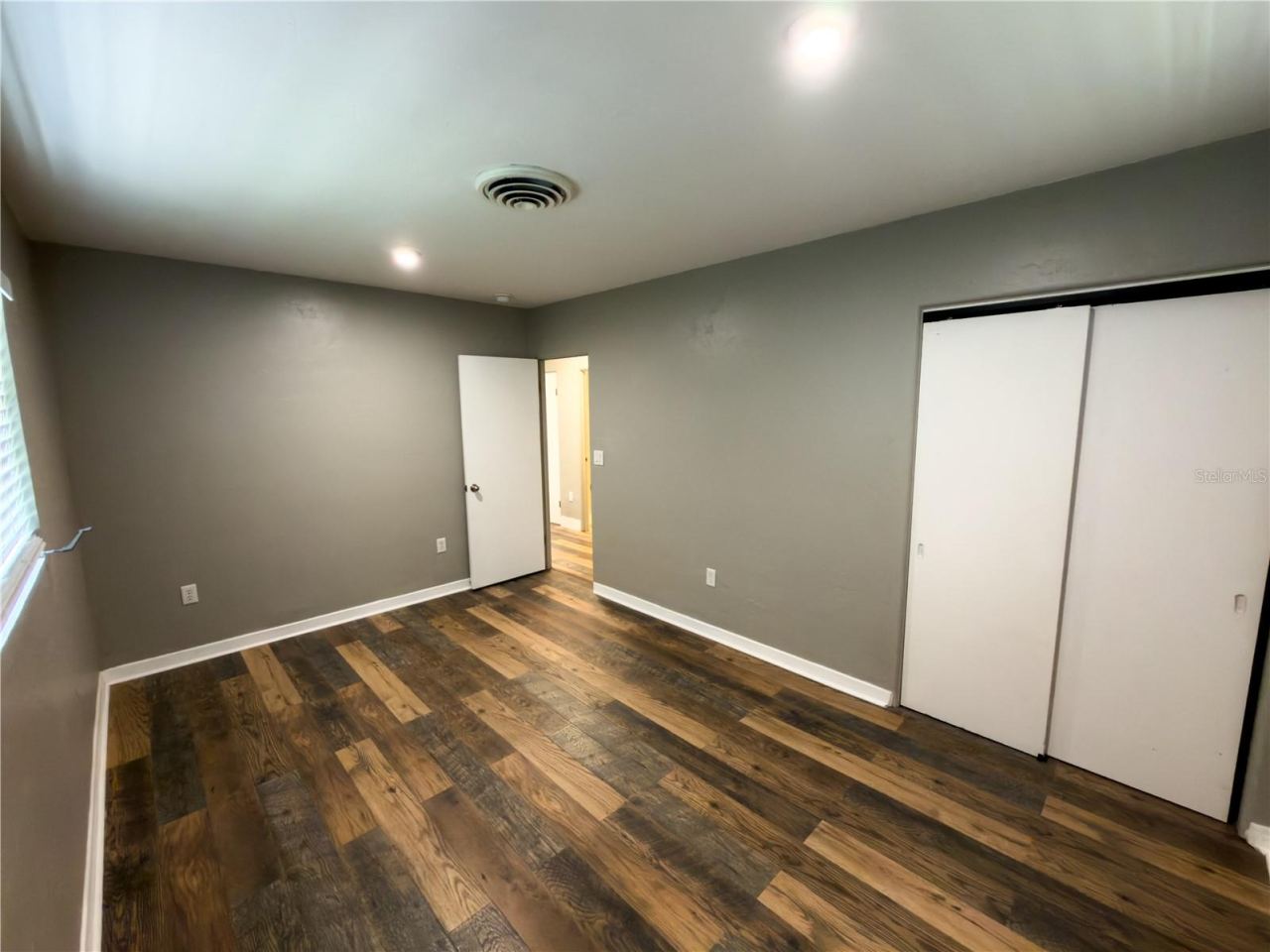 Photo 11 of 20