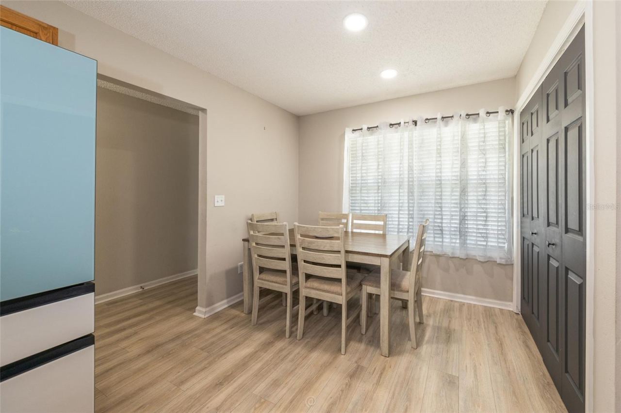 Photo 9 of 20: Dinette eating area in Kitchen