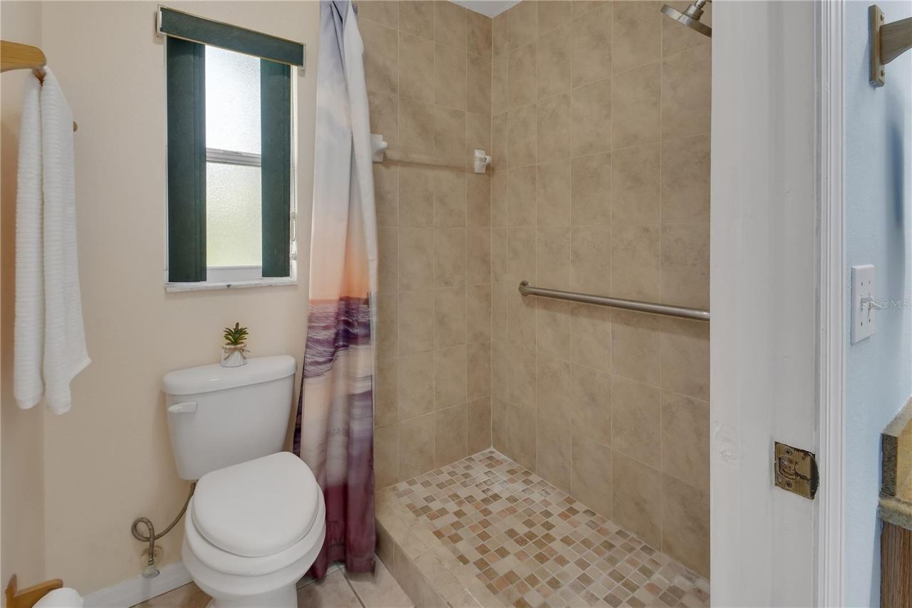 Photo 15 of 20: En-suite Bathroom in Primary bedroom