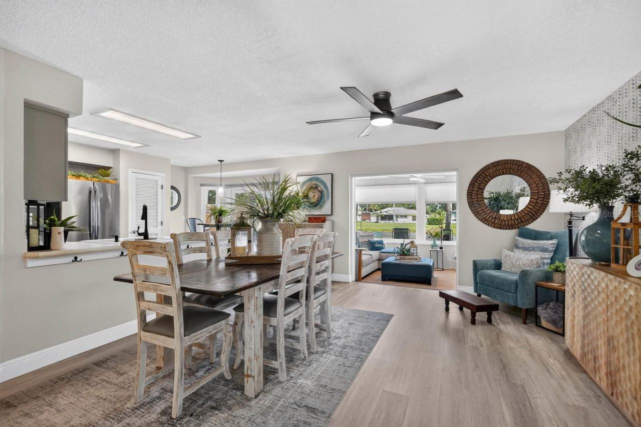 Photo 5 of 20: Dining/Living Room