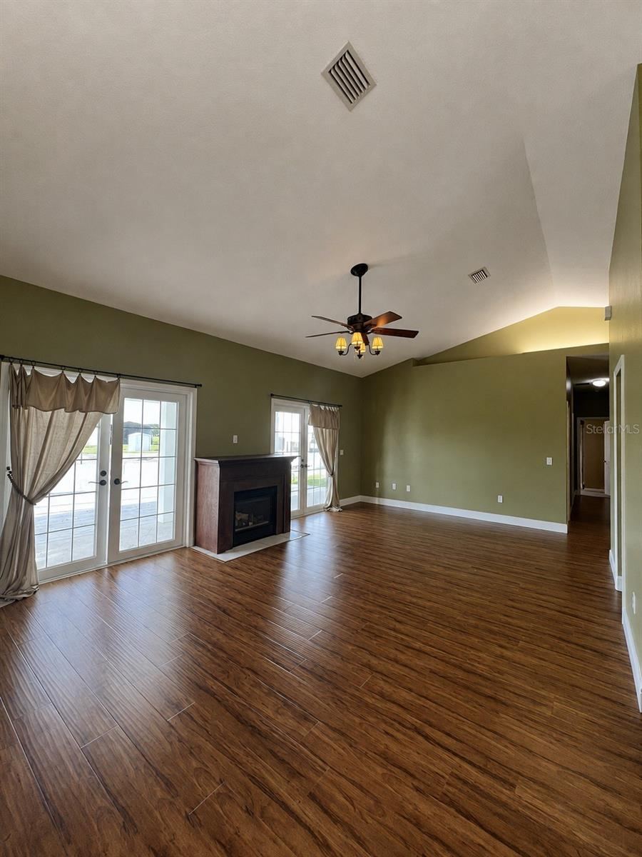 Photo 10 of 20