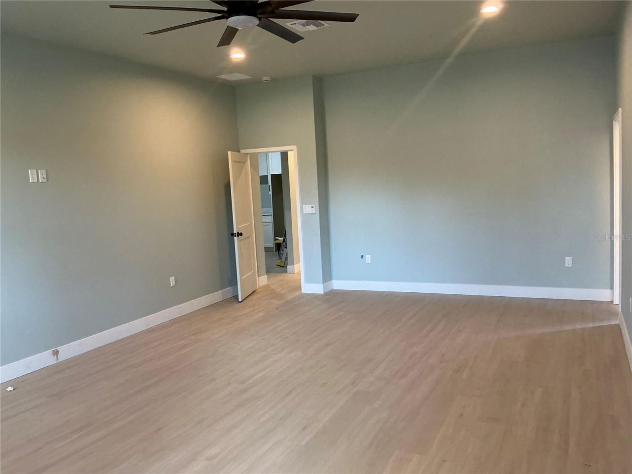 Photo 8 of 20: Primary Bedroom