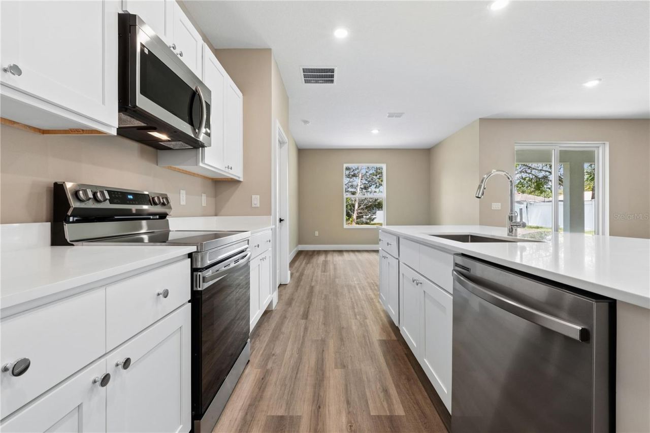 Photo 5 of 15: PICTURES OF COMPLETED HOME, COLOR OPTIONS MAY VARY