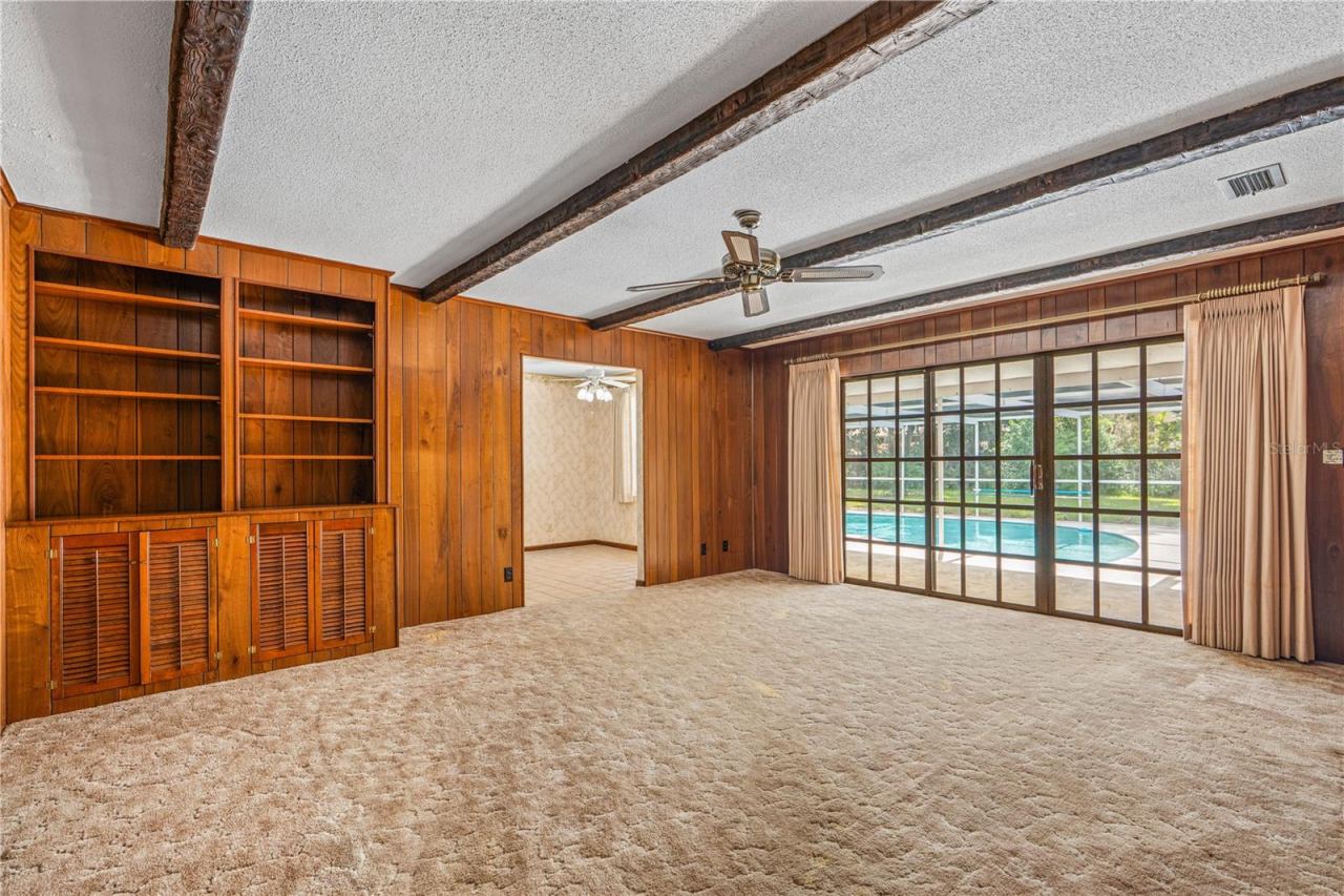 Photo 20 of 20: Family Room Overlooks Pool