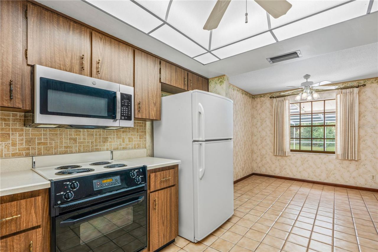 Photo 15 of 20: Kitchen & Breakfast Nook
