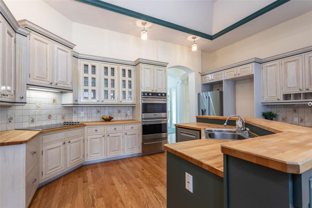Photo 14 of 20: Kitchen: Offers Butcher Block Counters
