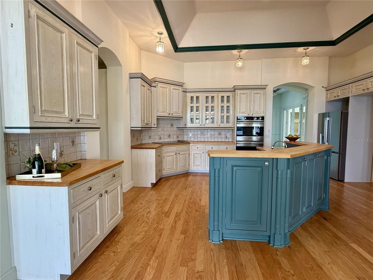 Photo 15 of 20: Kitchen: Oodles Of Storage And Cabintry