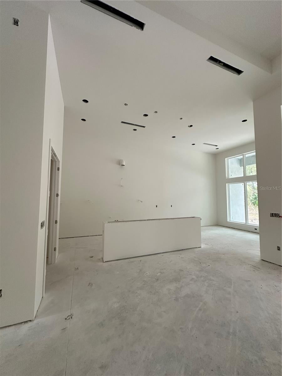 Photo 2 of 4: Kitchen