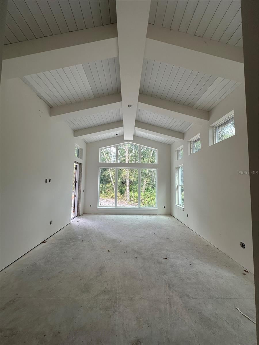 Photo 3 of 4: Master Bedroom