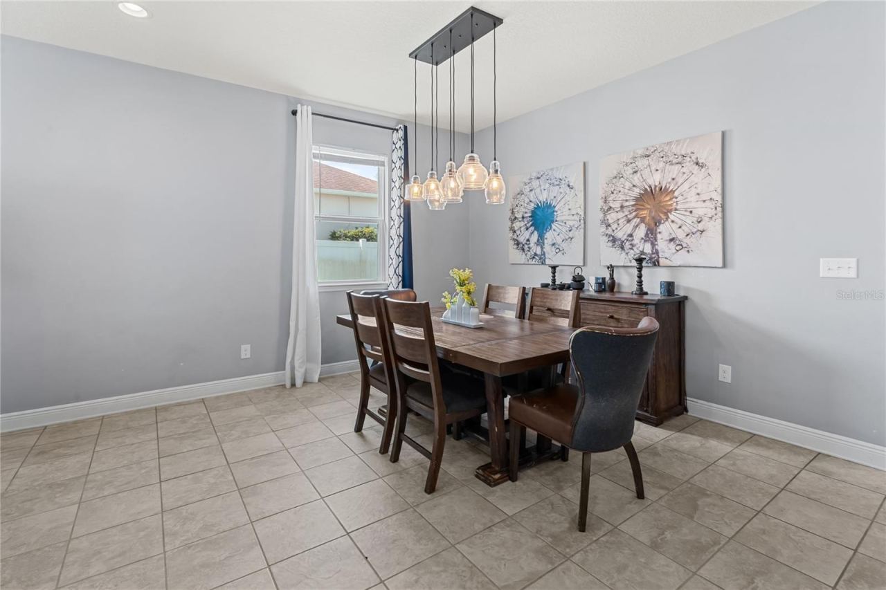 Photo 8 of 20: Dining Area