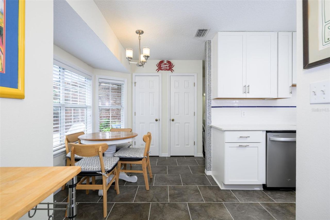 Photo 20 of 20: Eat-in Kitchen area