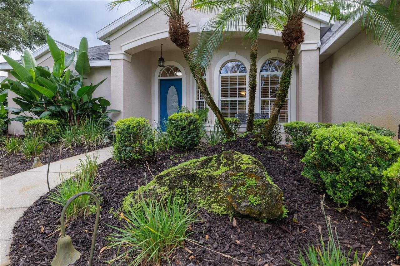 Photo 3 of 20: Front Entrance