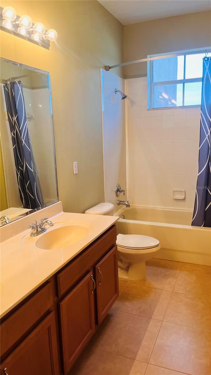 Photo 12 of 20: UPSTAIRS BATHROOM