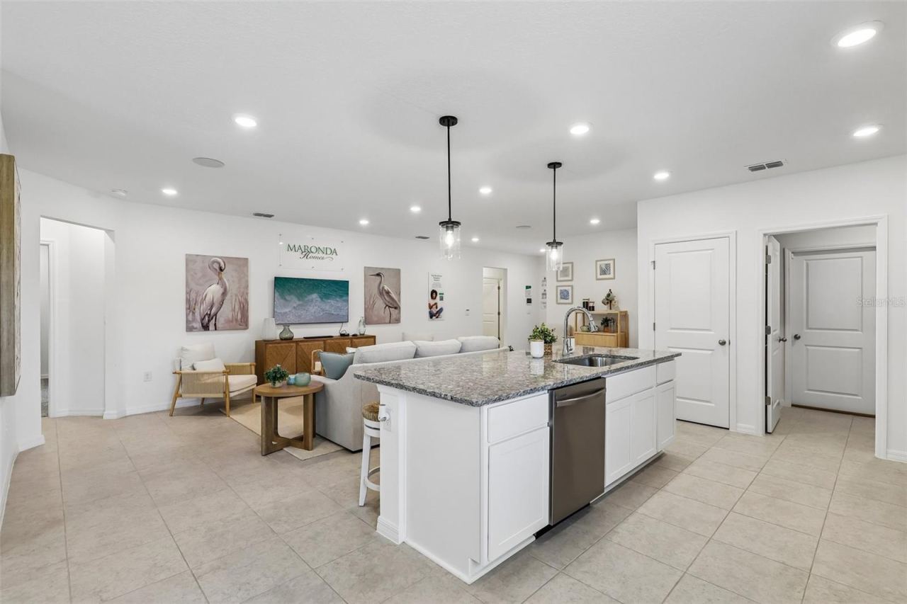 Photo 5 of 20: Model home - actual features may vary.