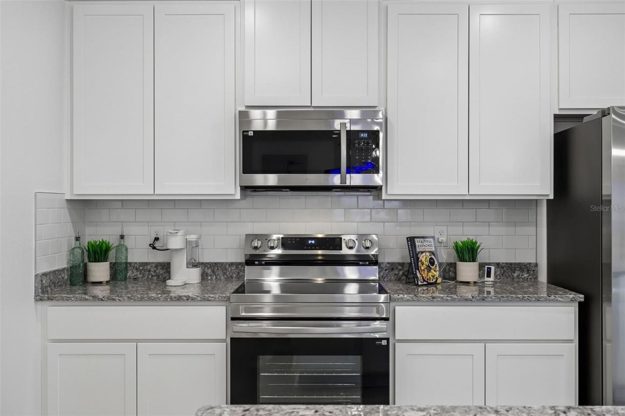 Photo 7 of 20: Model home - actual features may vary.